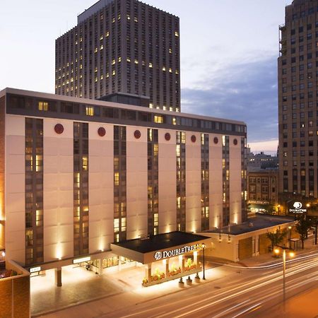 Doubletree By Hilton Milwaukee Downtown Hotel Ngoại thất bức ảnh