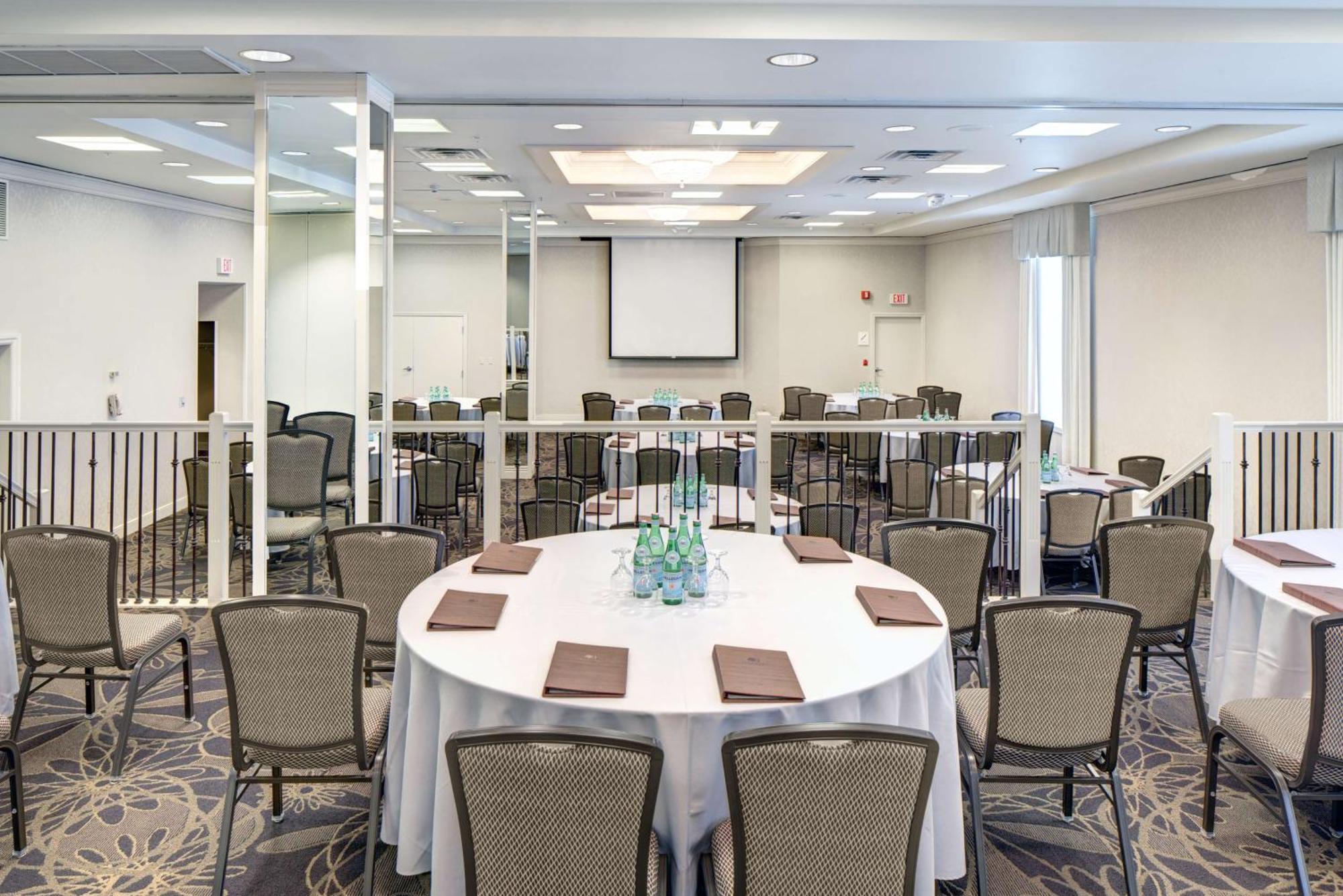 Doubletree By Hilton Milwaukee Downtown Hotel Ngoại thất bức ảnh