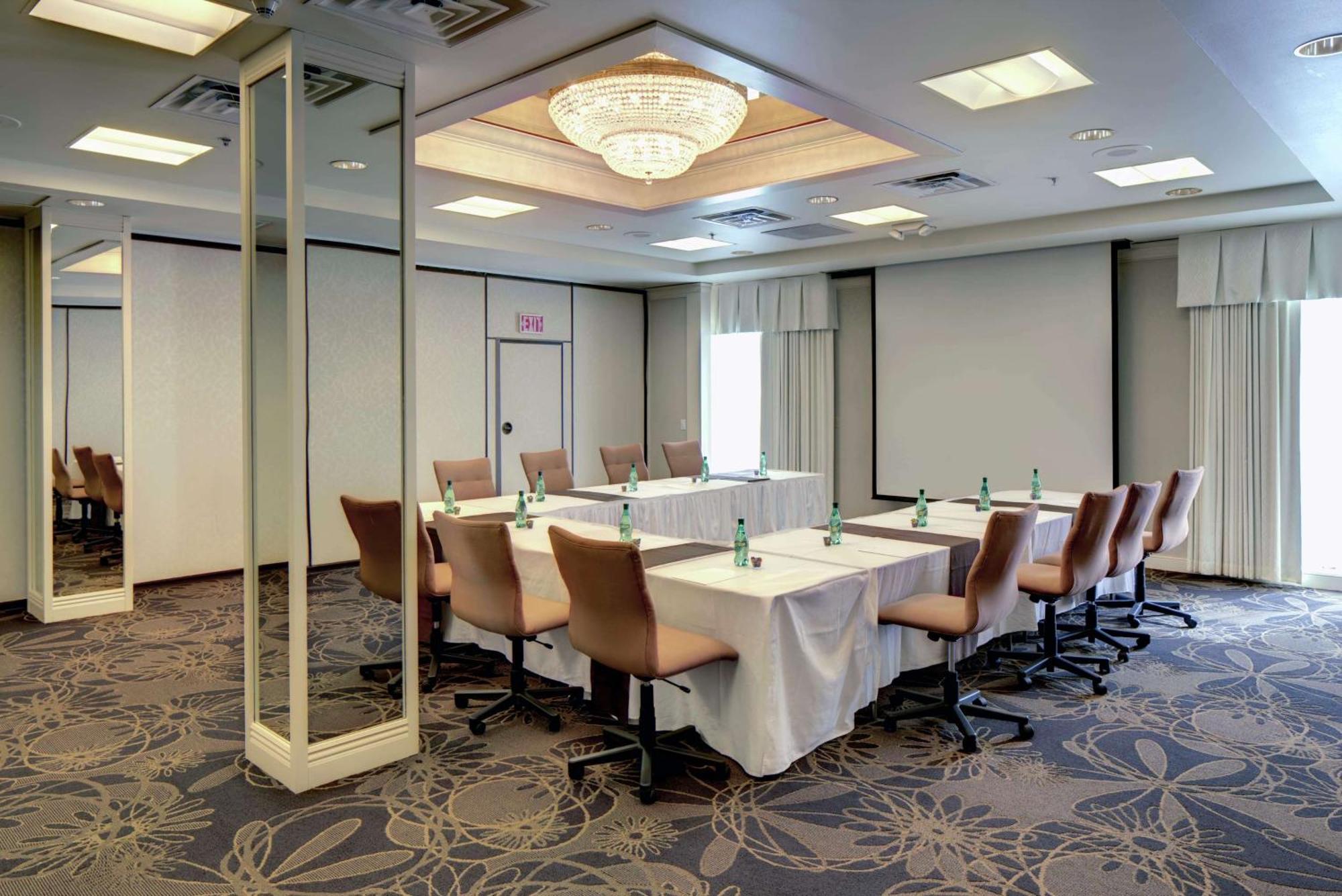 Doubletree By Hilton Milwaukee Downtown Hotel Ngoại thất bức ảnh
