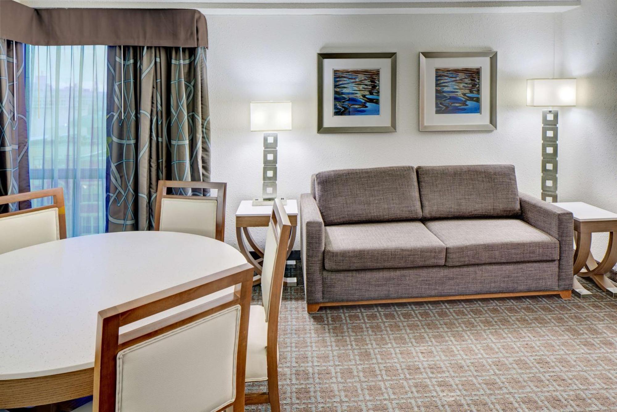 Doubletree By Hilton Milwaukee Downtown Hotel Ngoại thất bức ảnh
