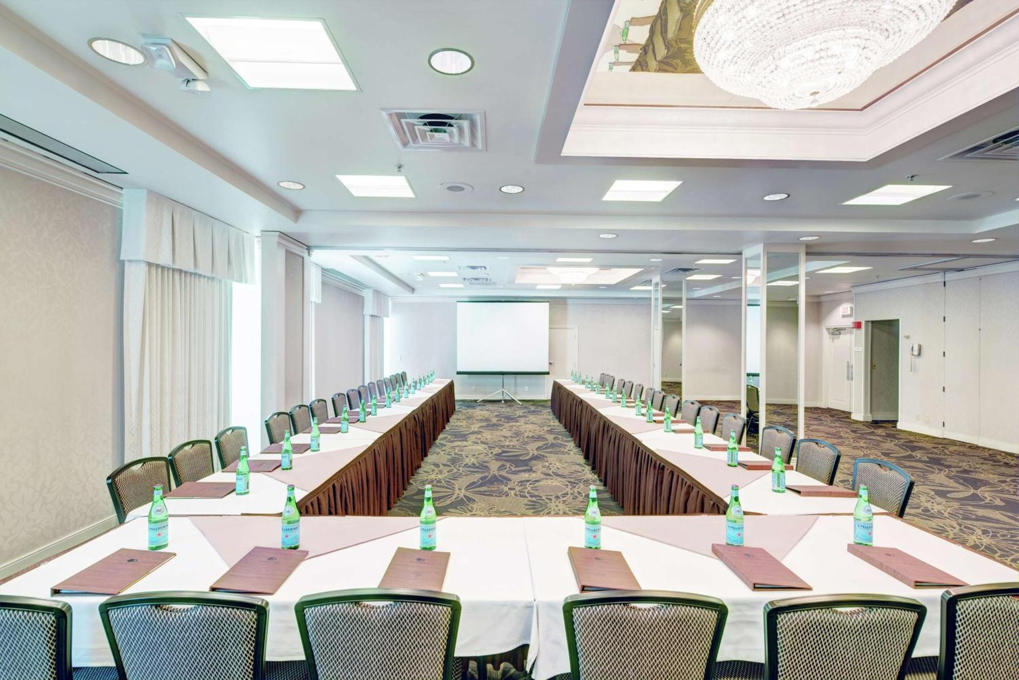 Doubletree By Hilton Milwaukee Downtown Hotel Ngoại thất bức ảnh