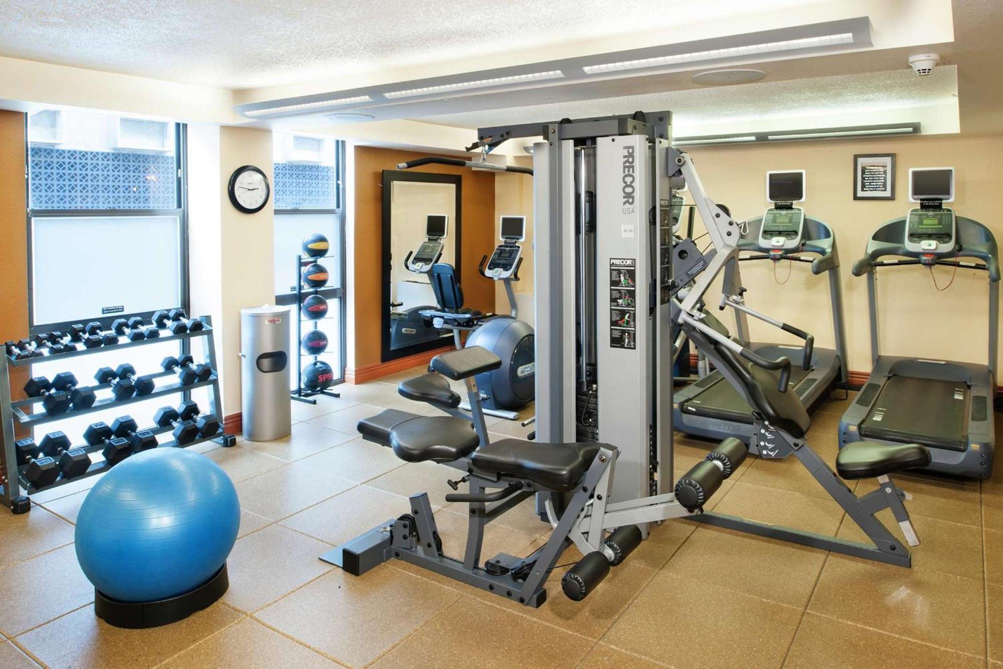 Doubletree By Hilton Milwaukee Downtown Hotel Ngoại thất bức ảnh