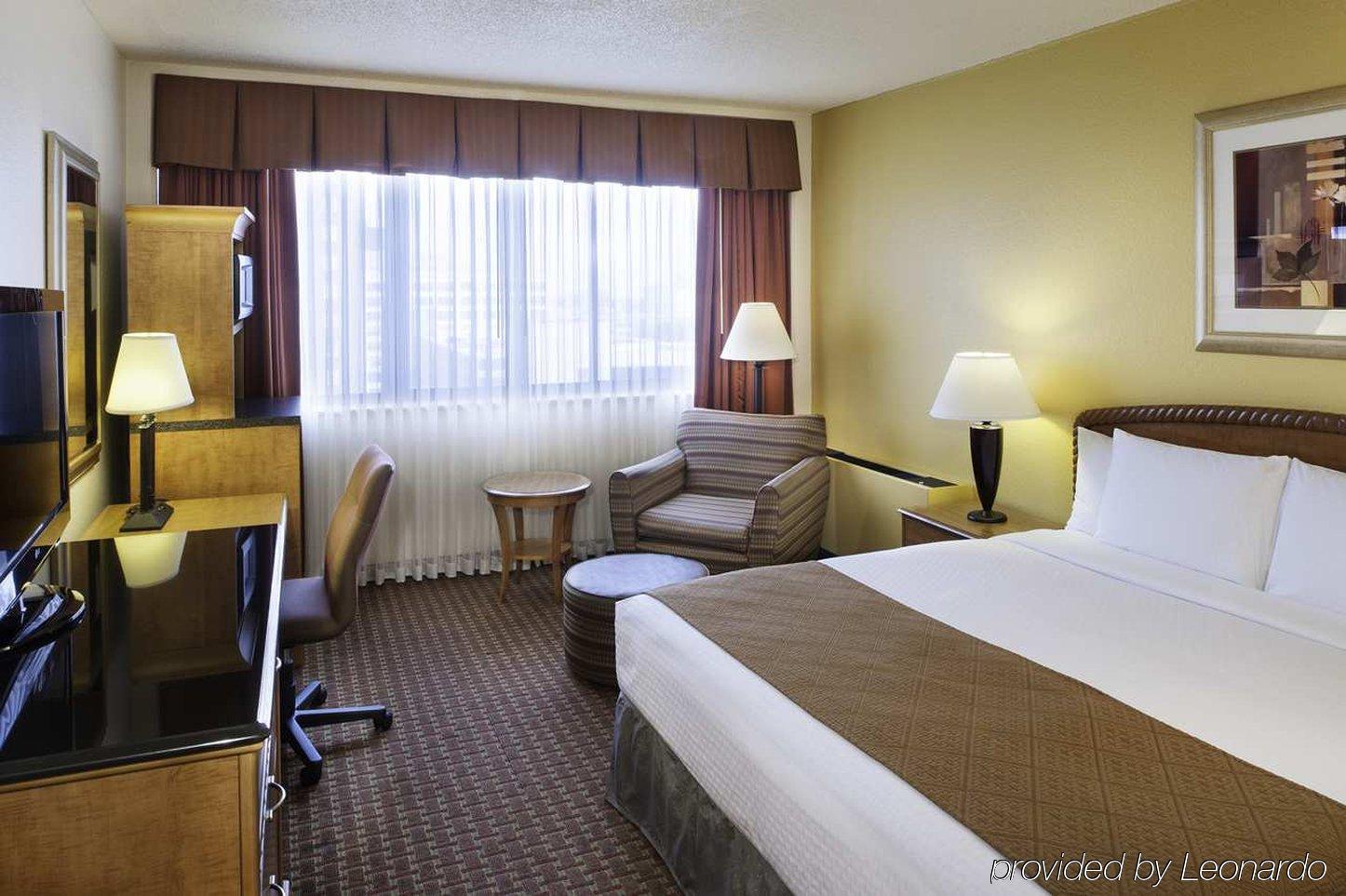 Doubletree By Hilton Milwaukee Downtown Hotel Ngoại thất bức ảnh