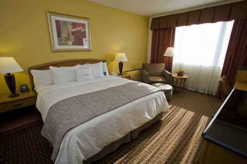 Doubletree By Hilton Milwaukee Downtown Hotel Ngoại thất bức ảnh