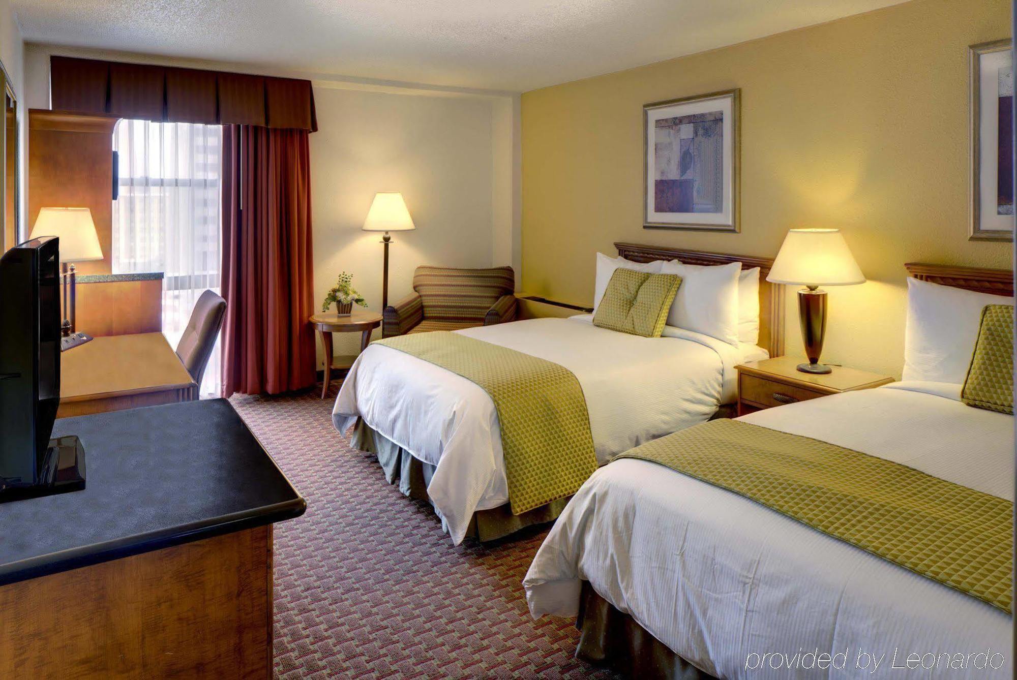 Doubletree By Hilton Milwaukee Downtown Hotel Ngoại thất bức ảnh