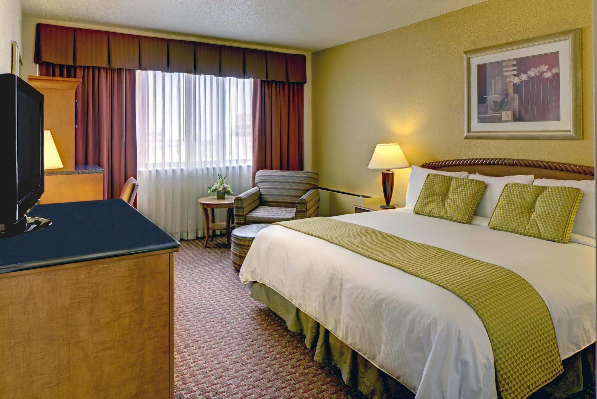 Doubletree By Hilton Milwaukee Downtown Hotel Ngoại thất bức ảnh